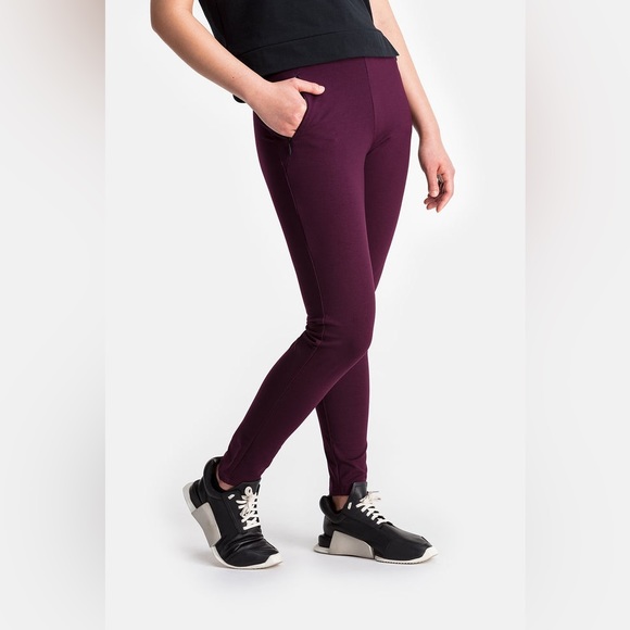 RYU made in Canada polyester/ Lycra burgundy pants… - Picture 1 of 8